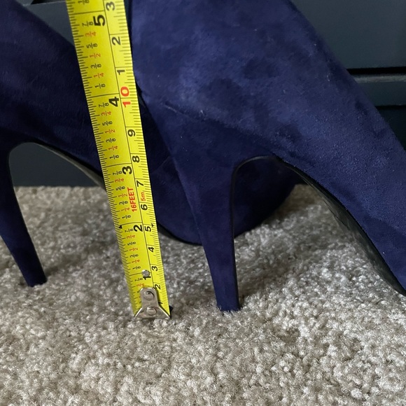 Nine West Swankyo Navy Blue Suede Round Toe Pumps - Picture 9 of 9
